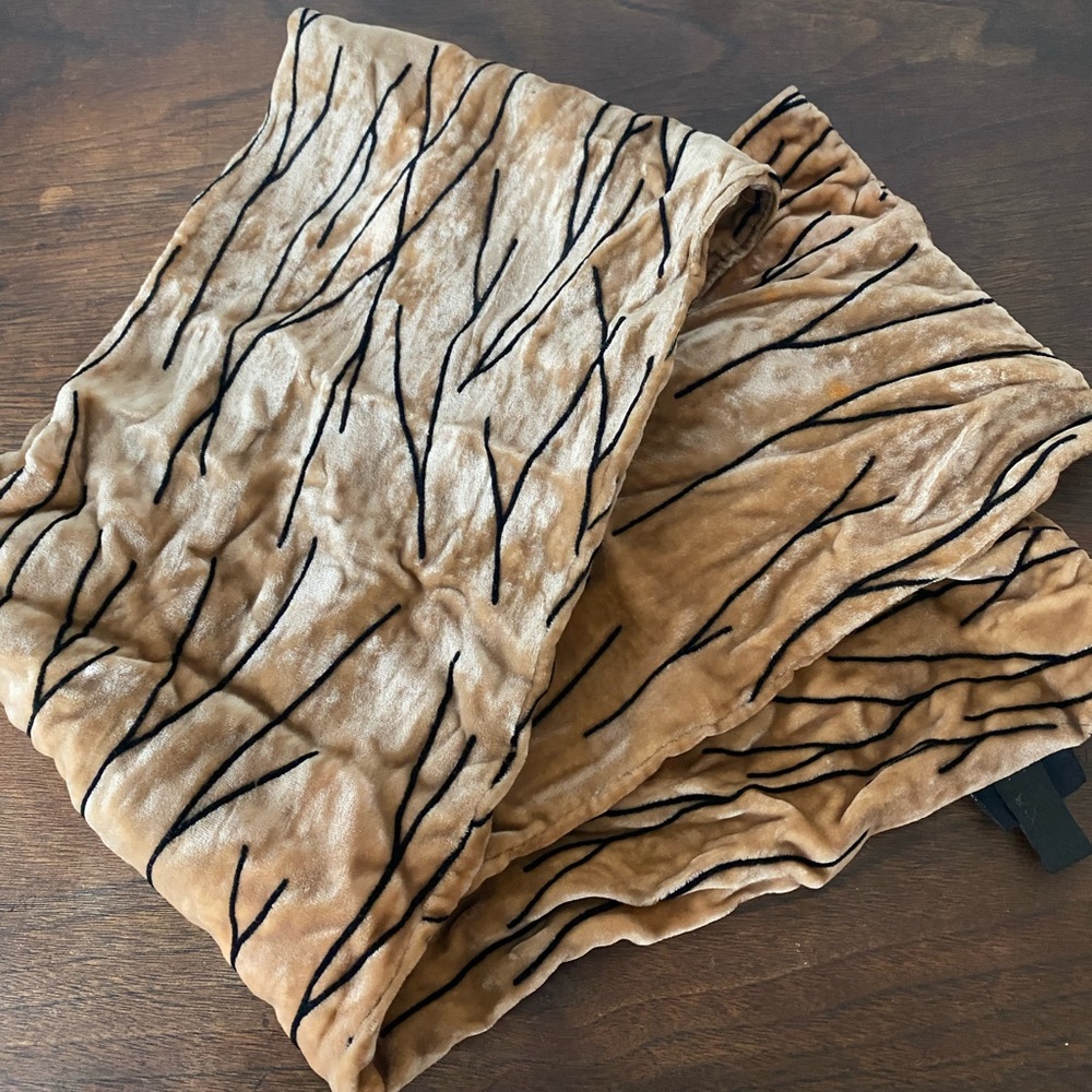 Made in France Gorgeous scarf.